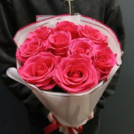 Букет из 9 розовых роз Эквадор 50см