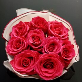 Букет из 9 розовых роз Эквадор 50см