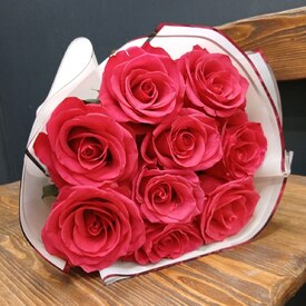 Букет из 9 розовых роз Эквадор 50см