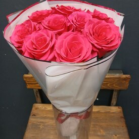 Букет из 9 розовых роз Эквадор 50см