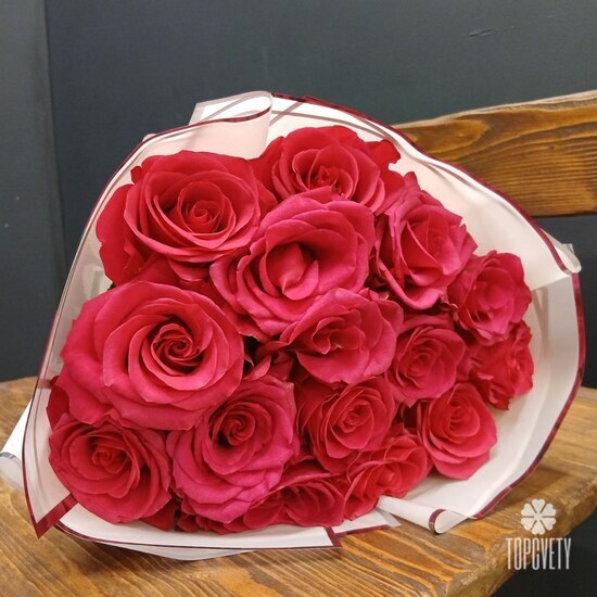 Букет из 15 розовых роз Эквадор 50см 