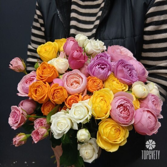 Букет из 15 кустовых роз 50см