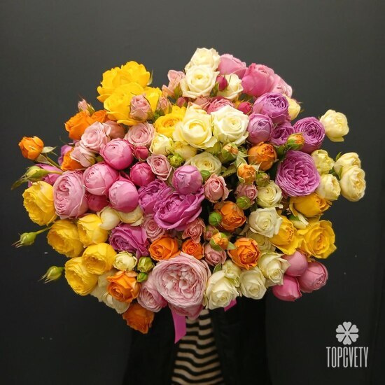 Букет из 25 кустовых пионовидных роз 50см