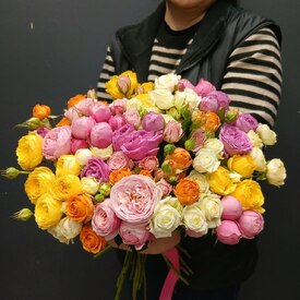 Букет из 25 кустовых пионовидных роз 50см