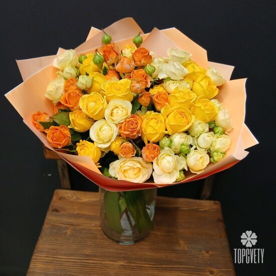 Букет из 25 кустовых пионовидных роз 50 см