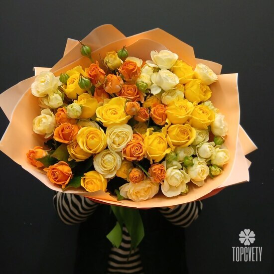 Букет из 25 кустовых пионовидных роз 50 см