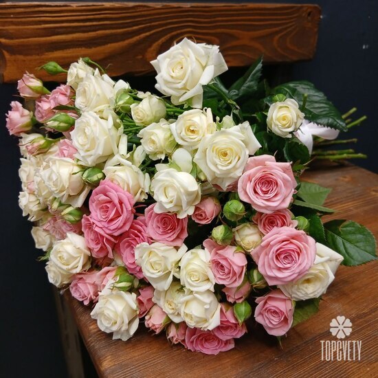 Букет из 15 кустовых роз 50см 