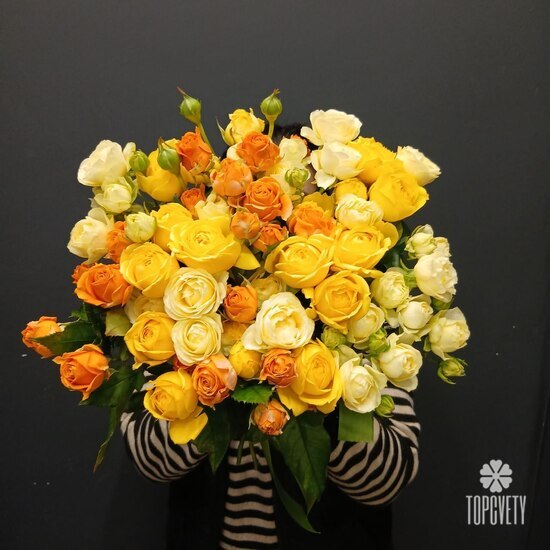 Букет из 25 кустовых пионовидных роз 50см