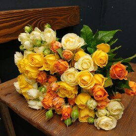 Букет из 25 кустовых пионовидных роз 50см