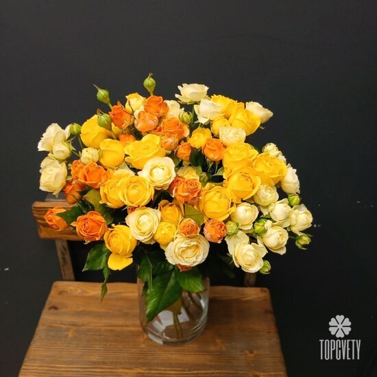 Букет из 25 кустовых пионовидных роз 50см