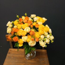 Букет из 25 кустовых пионовидных роз 50см