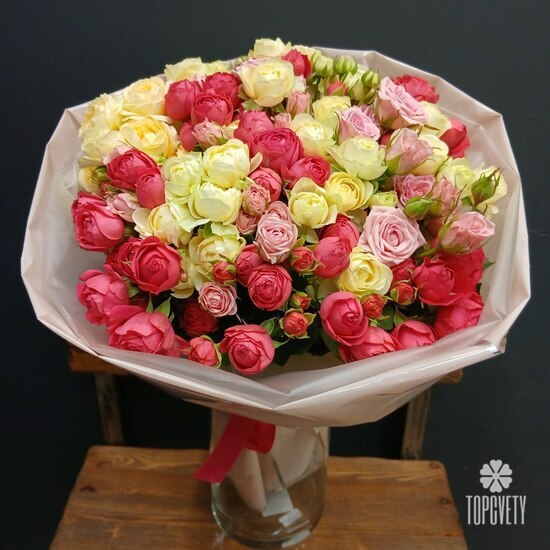 Букет из 25 кустовых пионовидных роз 50см