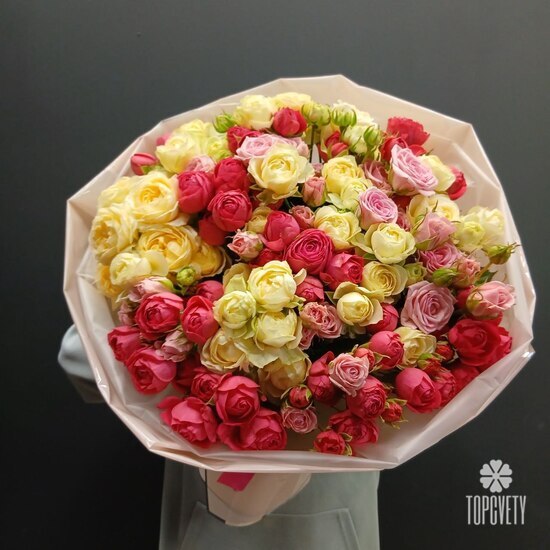 Букет из 25 кустовых пионовидных роз 50см