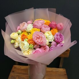 Букет из 15 кустовых пионовидных роз 50см