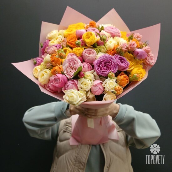 Букет из 25 кустовых пионовидных роз 50см