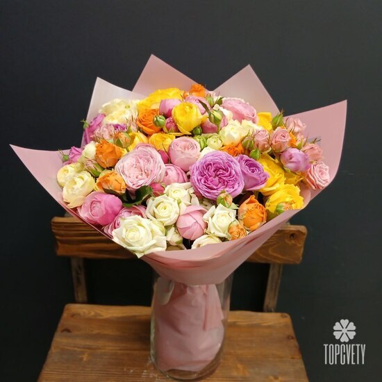 Букет из 25 кустовых пионовидных роз 50см