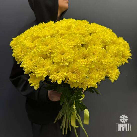 Букет из 15 желтых кустовых хризантем 