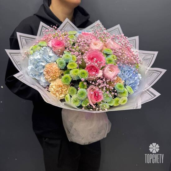 Букет из роз и гортензии Конфетти