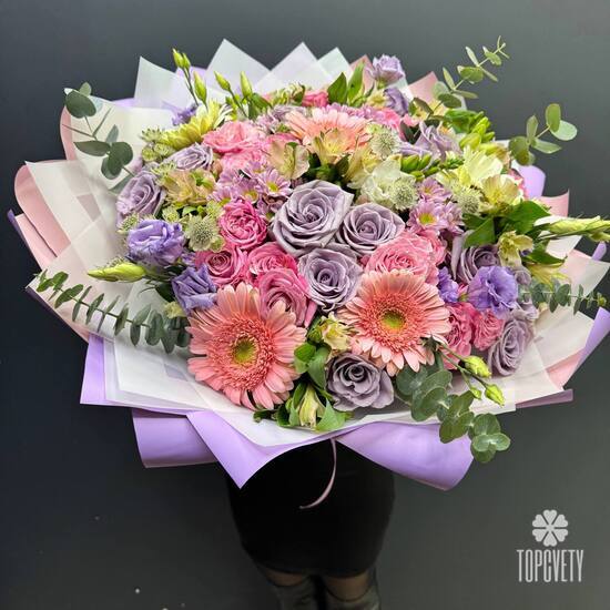 Букет из гербер, роз и эустомы Небесная лагуна 