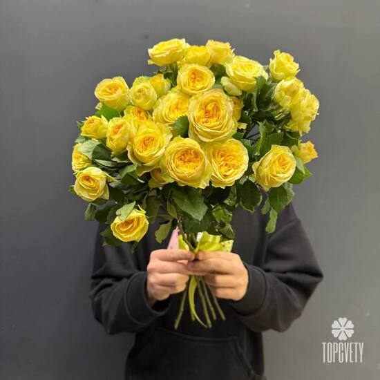 Букет из 5 жёлтых кустовых пионовидных роз 50см