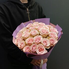 Букет из 25 розовых роз Кения 50см