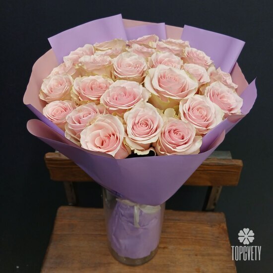 Букет из 25 розовых роз Кения 50см