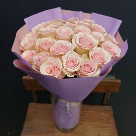 Букет из 25 розовых роз Кения 50см