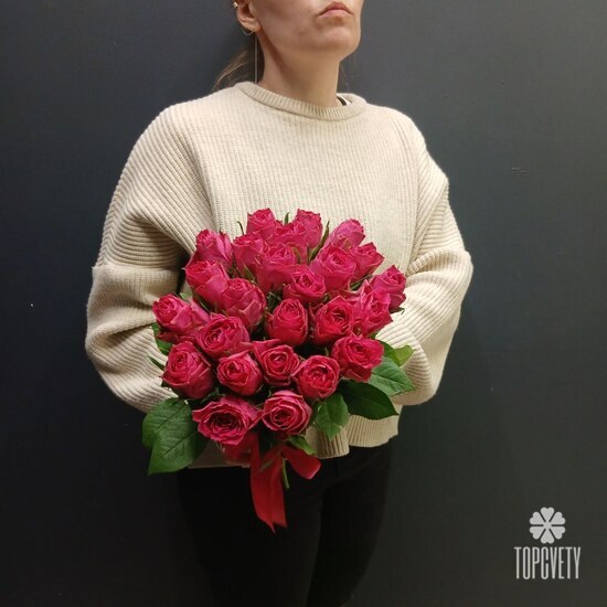 Букет из 25 розовых роз Кения 40см