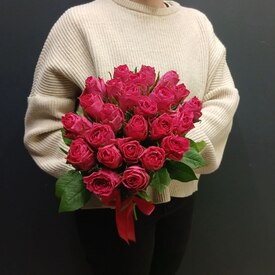 Букет из 25 розовых роз Кения 40см