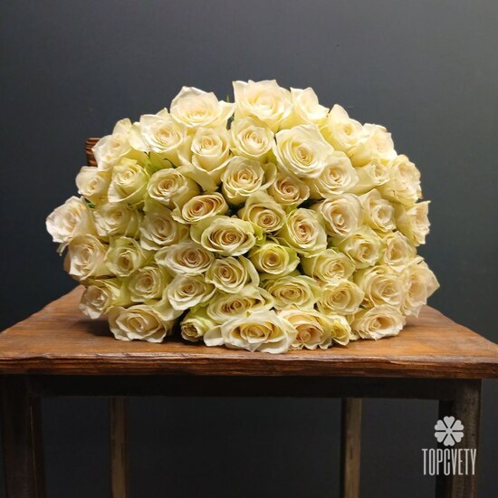 Букет из 51 белой розы Кения 50см