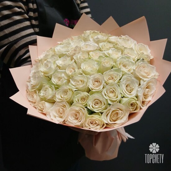 Букет из 51 белой розы Кения 50см