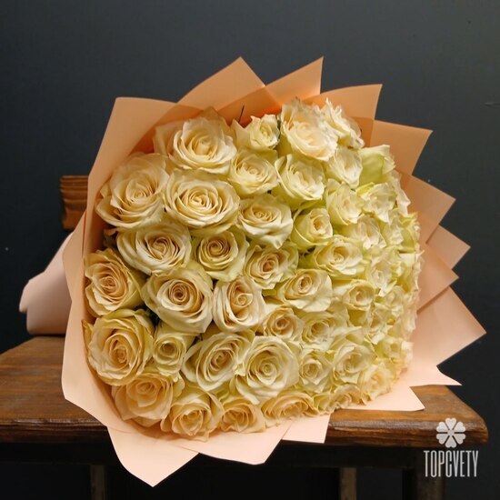 Букет из 51 белой розы Кения 50см