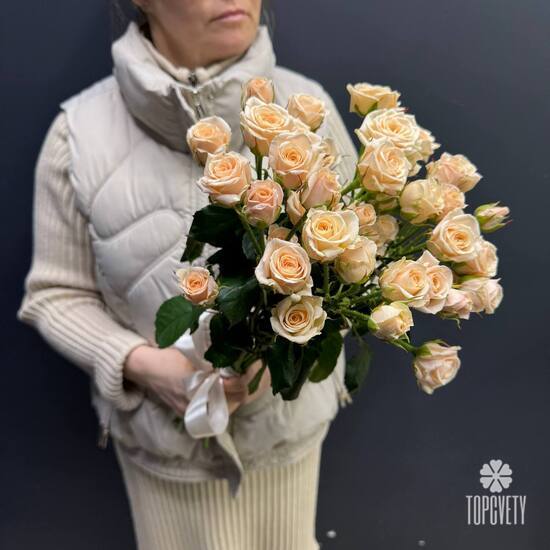 Букет из 9 кремовых кустовых роз 50см	