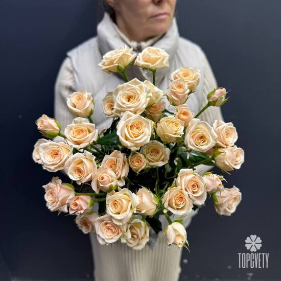 Букет из 9 кремовых кустовых роз 50см	