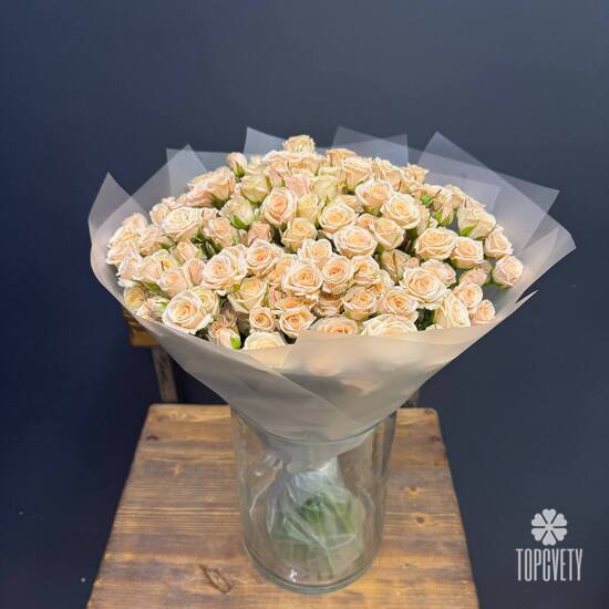  Букет из 51 кремовых кустовых роз 50см