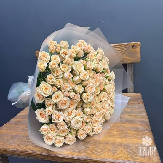  Букет из 51 кремовых кустовых роз 50см