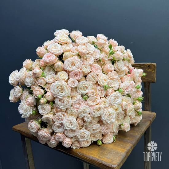 Букет из 51 розовых кустовых пионовидных роз 50см