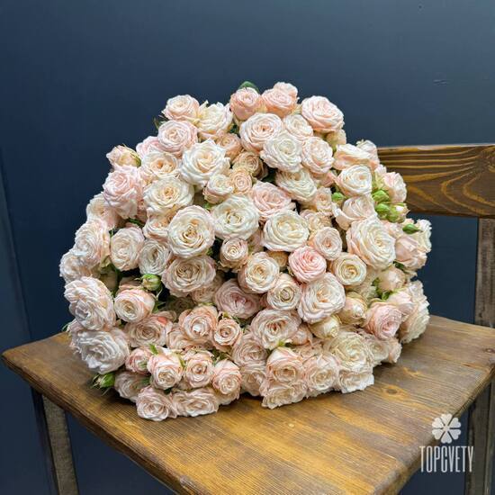 Букет из 35 розовых кустовых пионовидных роз 50см