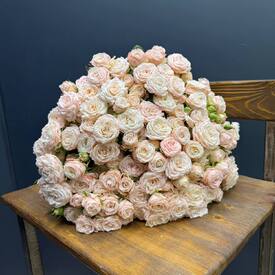 Букет из 35 розовых кустовых пионовидных роз 50см