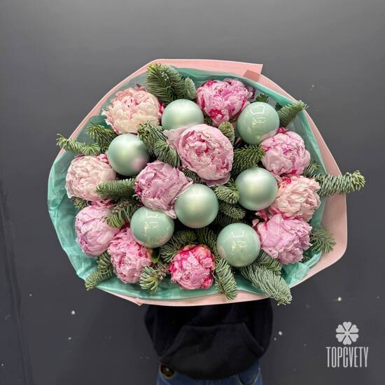 Букет из нобелиса, пионов, Розовый снег