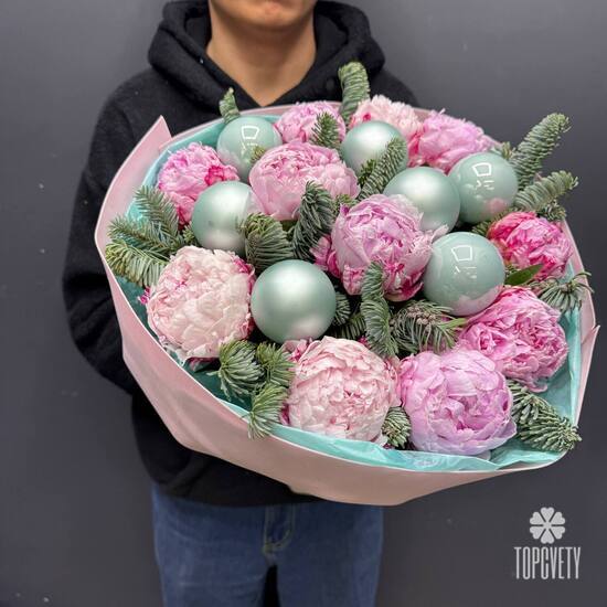 Букет из нобелиса, пионов, Розовый снег