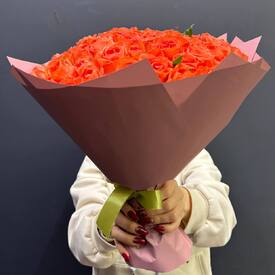 Букет из 75 оранжевых роз 40см