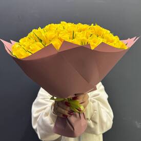 Букет из 75 желтых роз 40 см