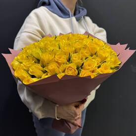 Букет из 75 желтых роз 40 см