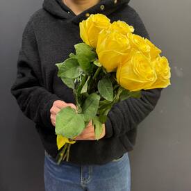 Букет из 7 роз Хай Елоу 50см 