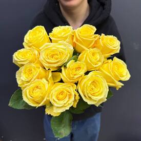 Букет из 13 роз Хай Елоу 50см 