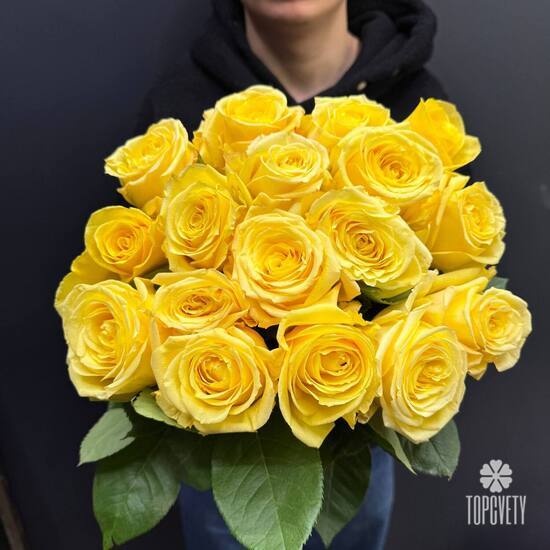 Букет из 17 роз Хай Елоу 50см  