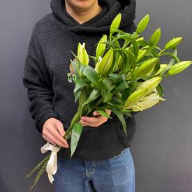 Букет из 3 белых Лилий