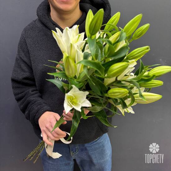 Букет из 5 белых Лилий