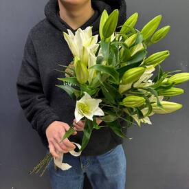 Букет из 5 белых Лилий